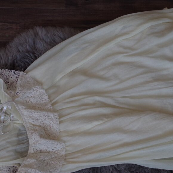 Beautiful Long Summer Cream Dress By The Clothing Company - Picture 6 of 7